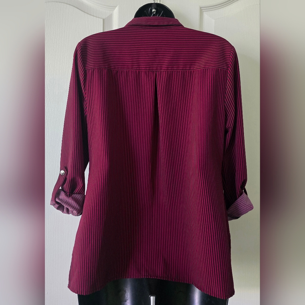 Classic Red & Black Striped Button-Up Shirt w Roll Tab Sleeves -Size Medium - Picture 2 of 3